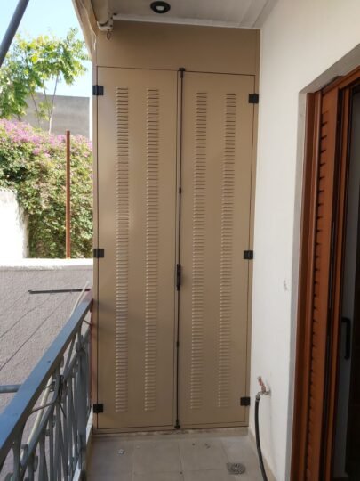 Κατασκευή σιδερένιας ντουλάπας για εξωτερικό αποθηκευτικό χώρο