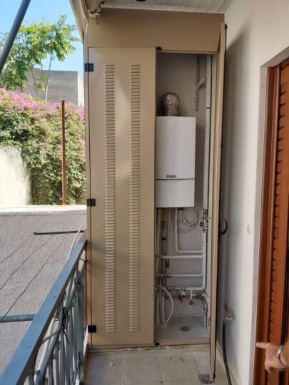 Κατασκευή σιδερένιας ντουλάπας για εξωτερικό αποθηκευτικό χώρο